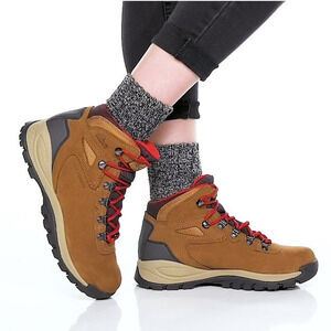 Columbia Tan and Red Ankle Boots